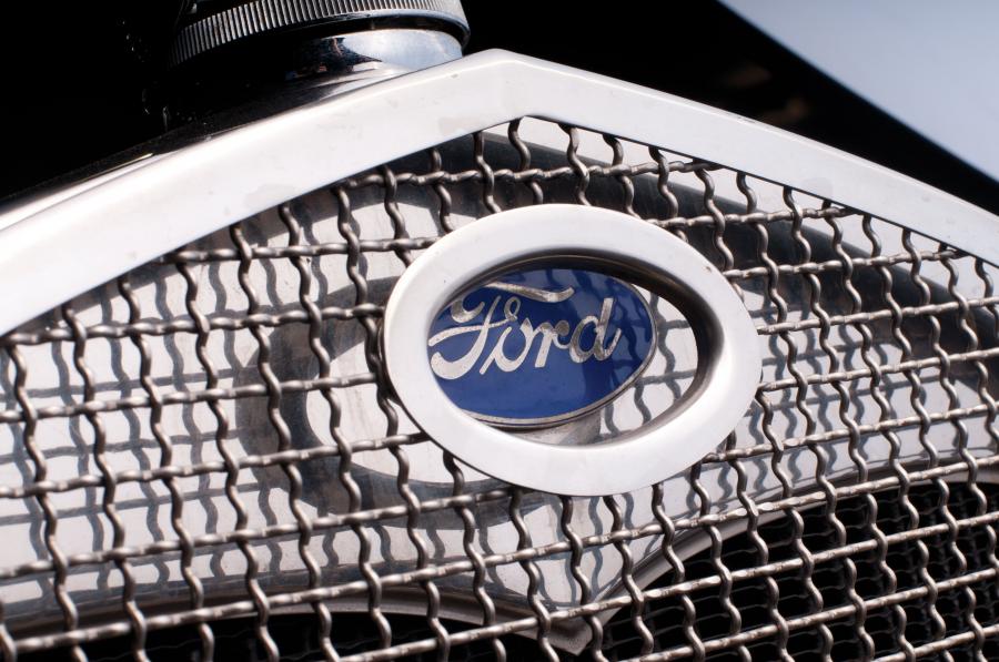 Логотип Ford Model A Roadster (40B) 1930 года  (фото 31 из 63)